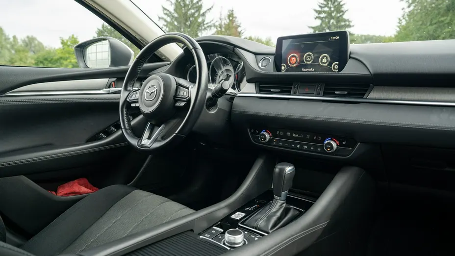 MAZDA 6 -
