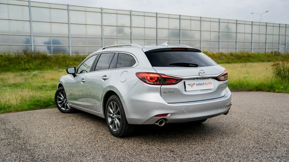 MAZDA 6 -