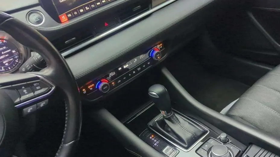 MAZDA 6 -