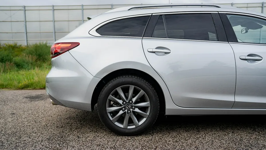 MAZDA 6 -