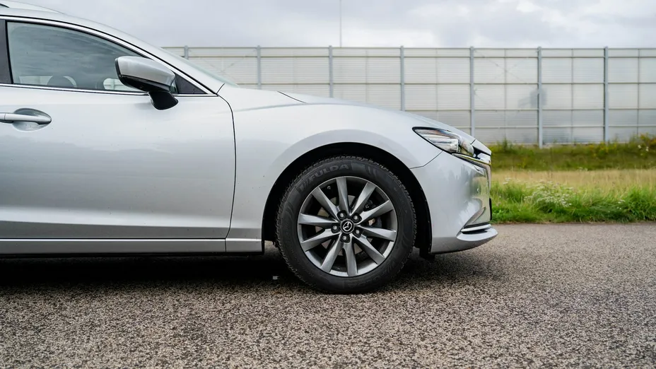 MAZDA 6 -