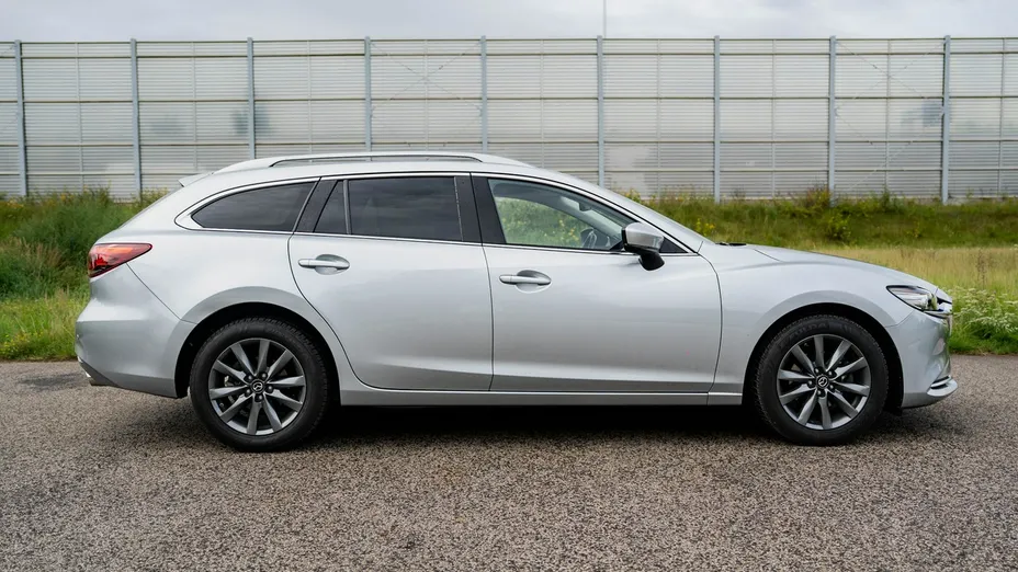 MAZDA 6 -