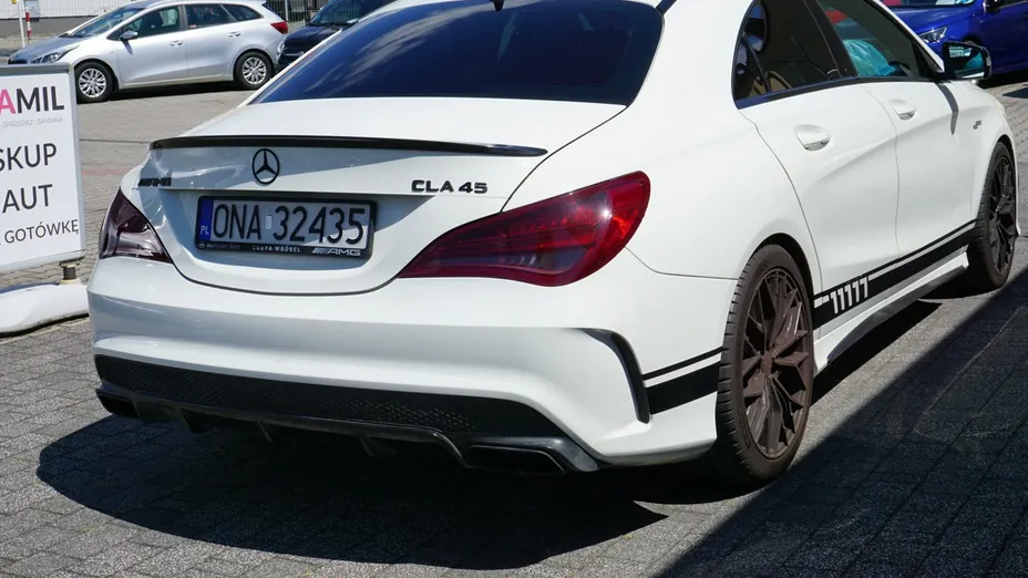 MERCEDES-BENZ CLA -