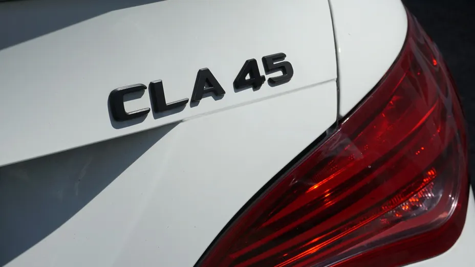 MERCEDES-BENZ CLA -