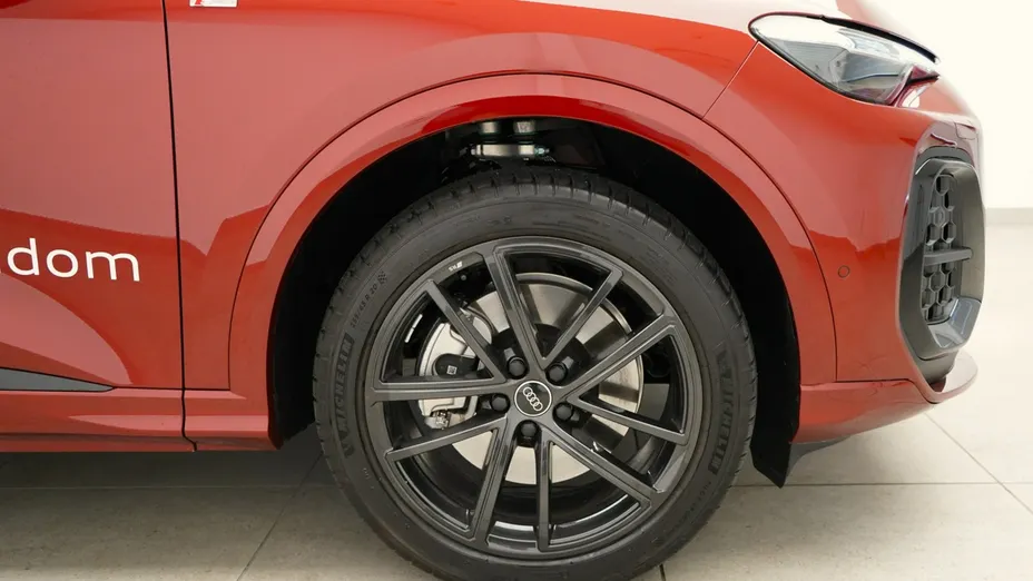 AUDI Q5 -