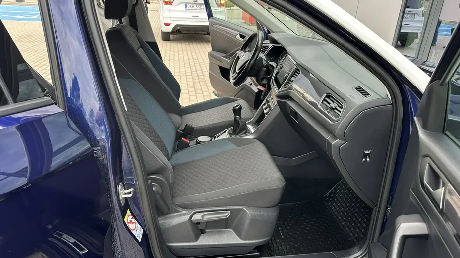 VOLKSWAGEN T-ROC -