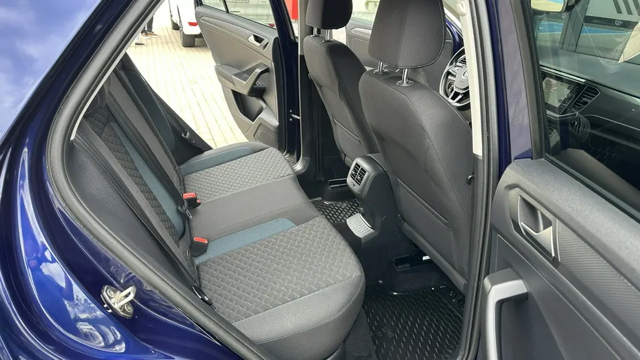 VOLKSWAGEN T-ROC -