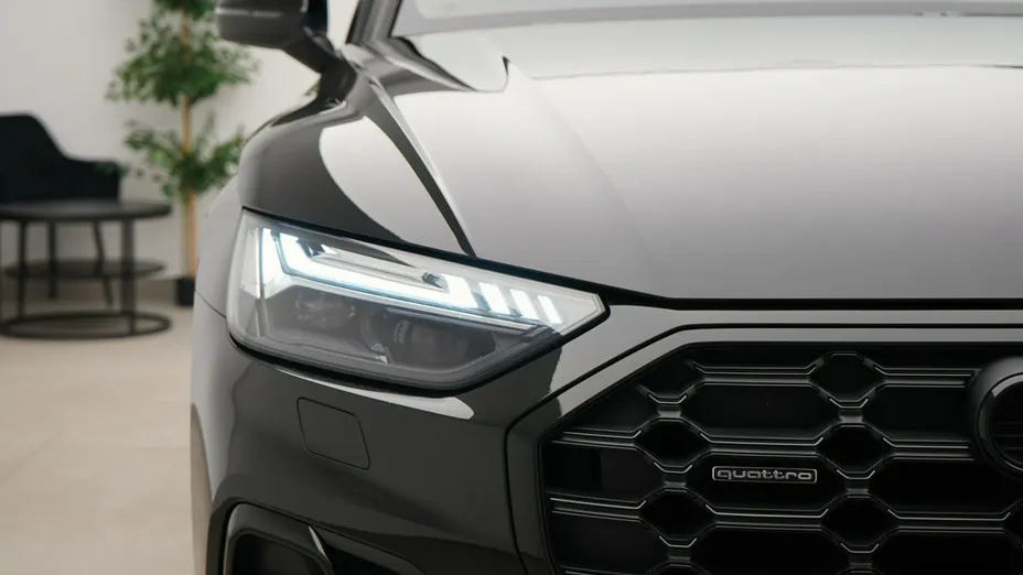 AUDI Q5 -