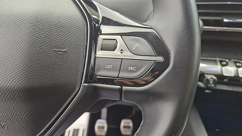 PEUGEOT 3008 -