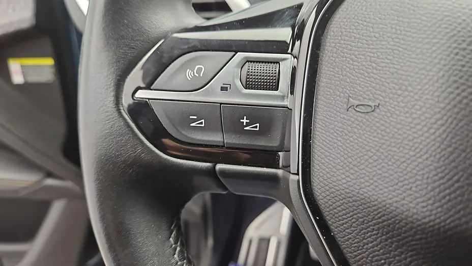 PEUGEOT 3008 -