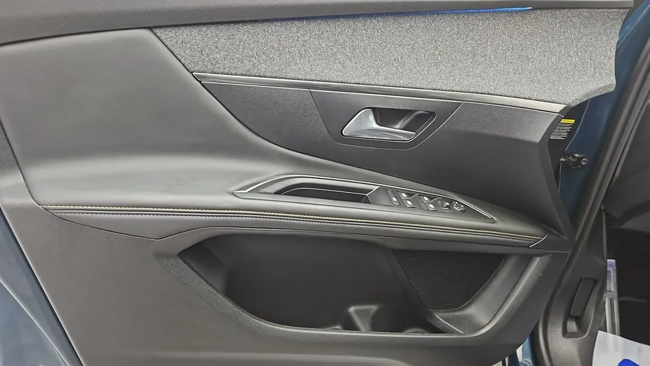 PEUGEOT 3008 -