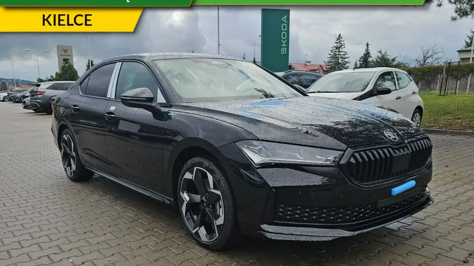 SKODA Superb -