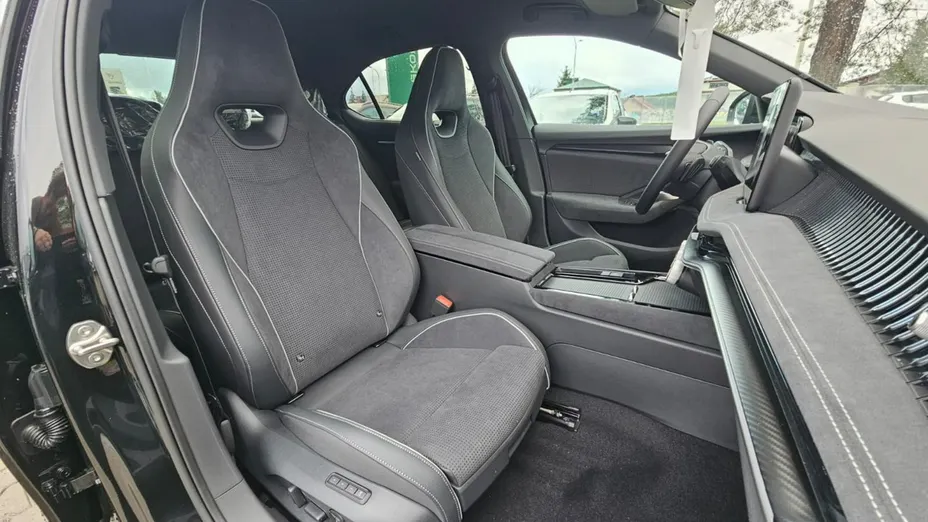 SKODA Superb -