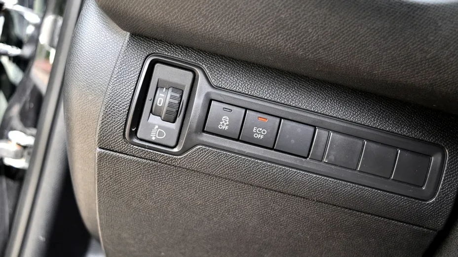 PEUGEOT 308 -