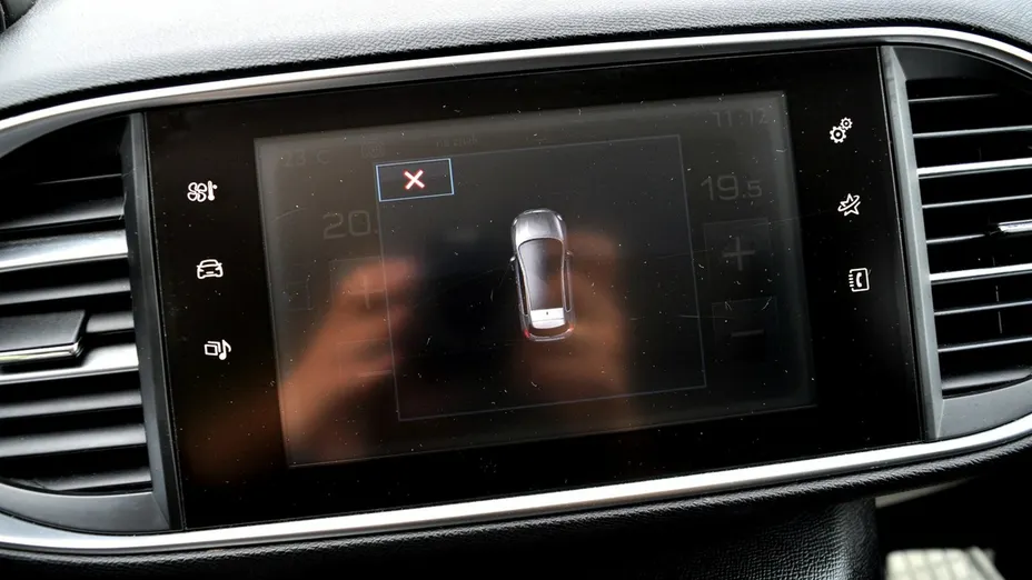 PEUGEOT 308 -