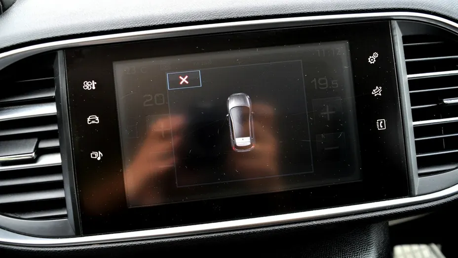 PEUGEOT 308 -