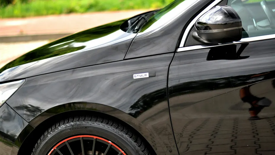 PEUGEOT 308 -
