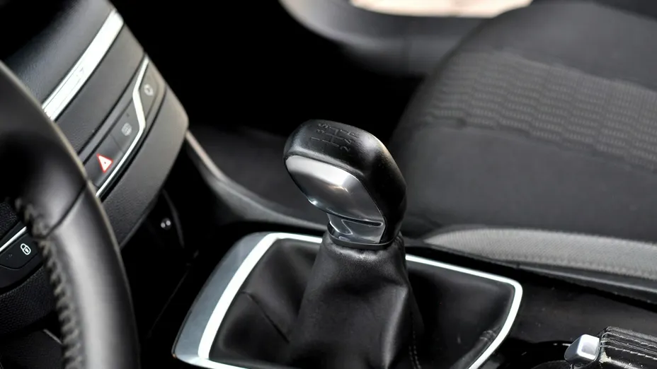 PEUGEOT 308 -