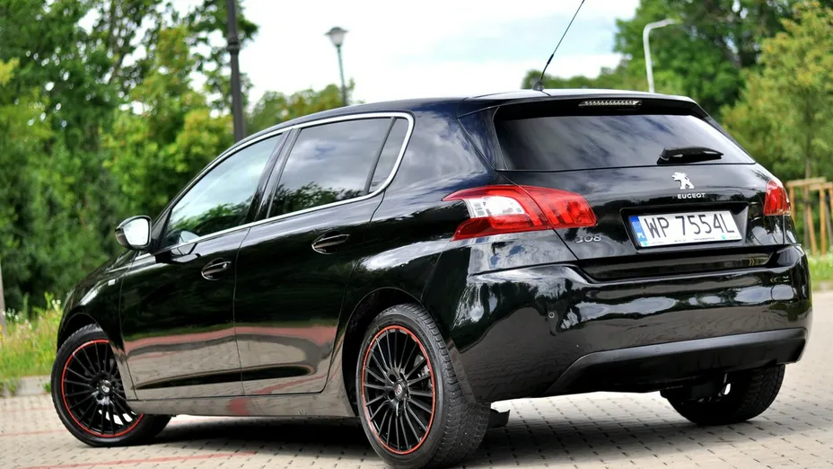PEUGEOT 308 -