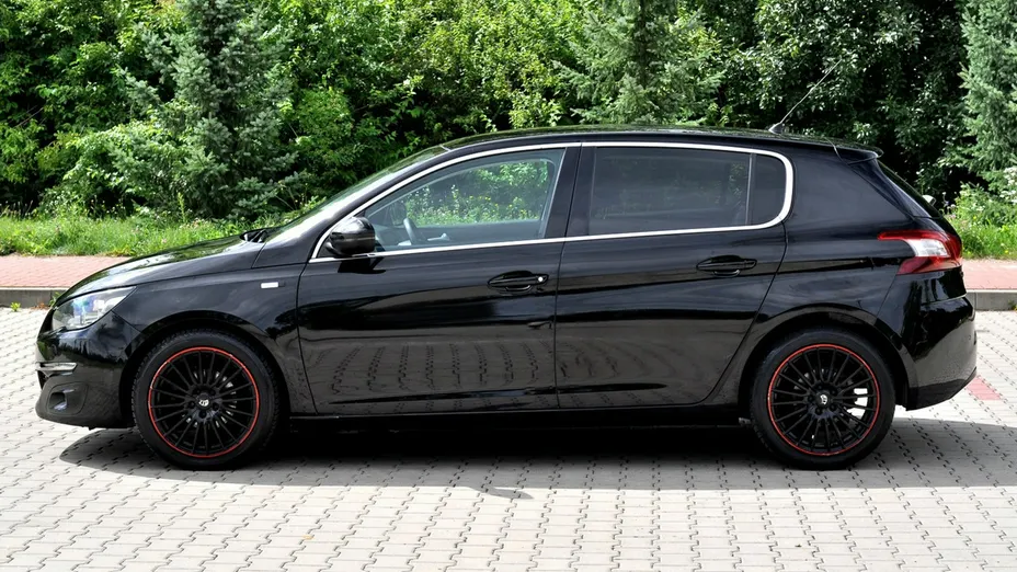 PEUGEOT 308 -