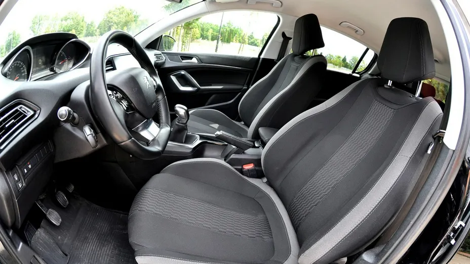 PEUGEOT 308 -