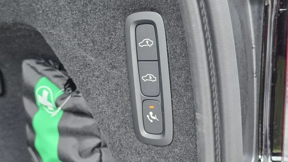 VOLVO XC90 -