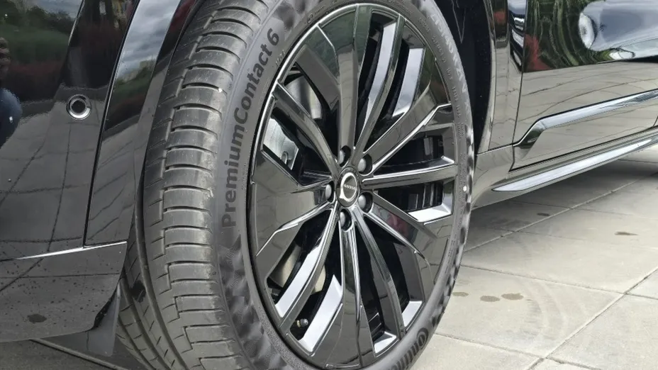 VOLVO XC90 -