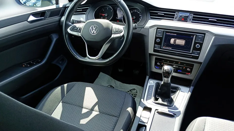 VOLKSWAGEN Passat -