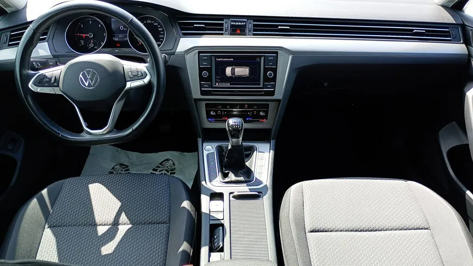 VOLKSWAGEN Passat -