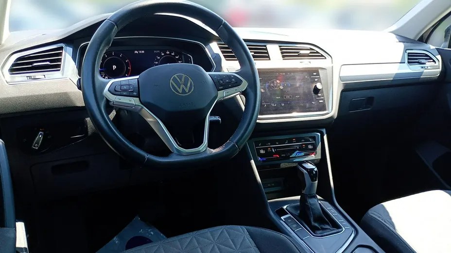 VOLKSWAGEN Tiguan -