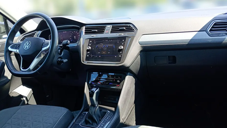 VOLKSWAGEN Tiguan -