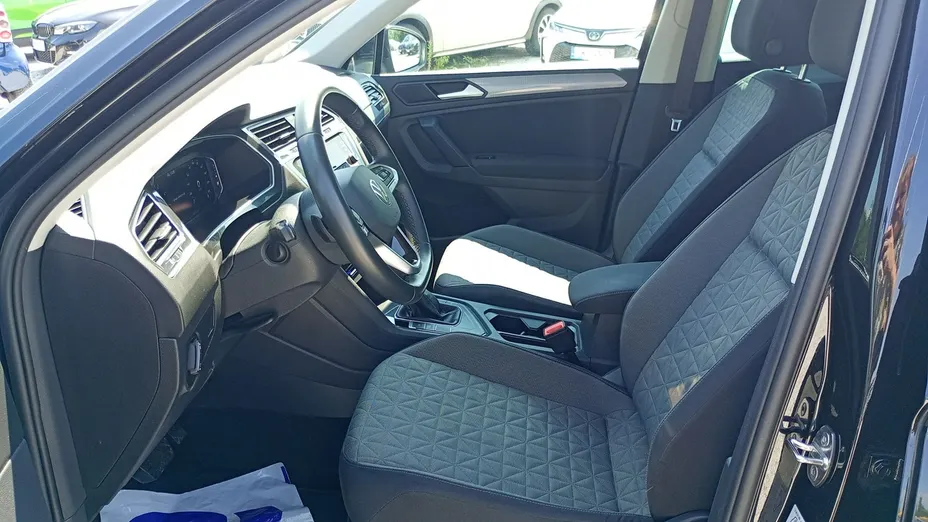 VOLKSWAGEN Tiguan -