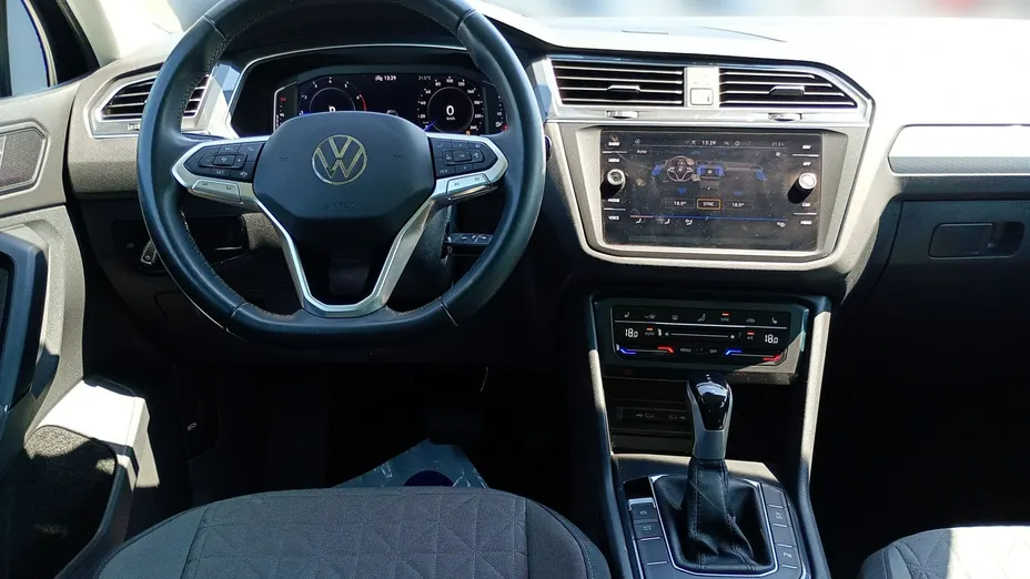 VOLKSWAGEN Tiguan -
