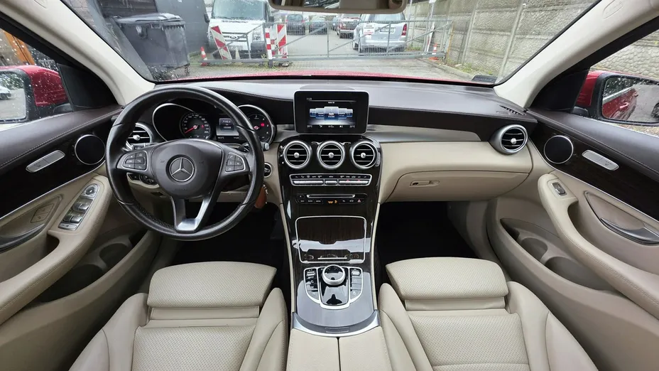 MERCEDES-BENZ GLC -