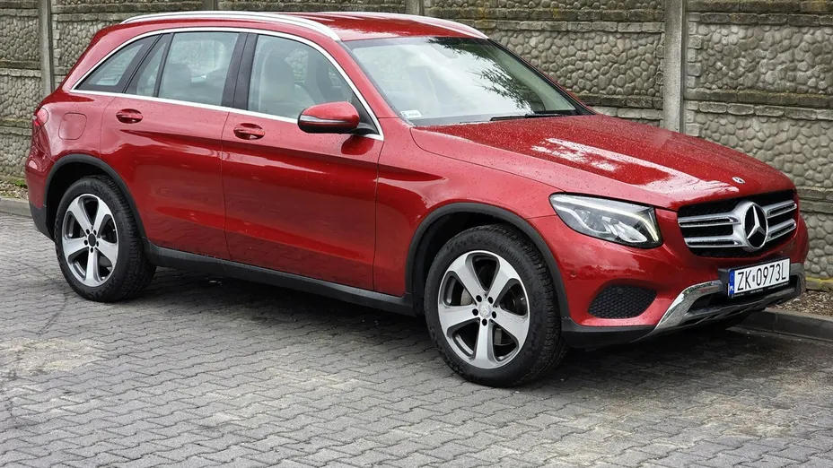 MERCEDES-BENZ GLC -