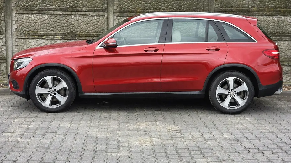 MERCEDES-BENZ GLC -