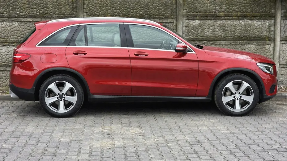 MERCEDES-BENZ GLC -