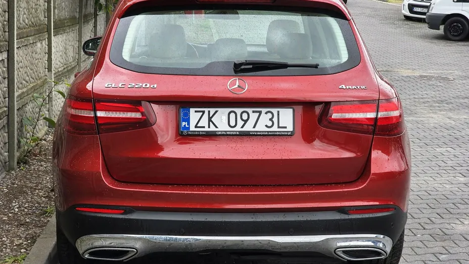 MERCEDES-BENZ GLC -