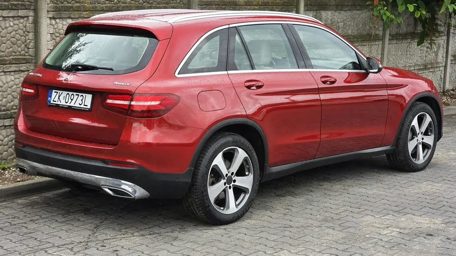 MERCEDES-BENZ GLC -