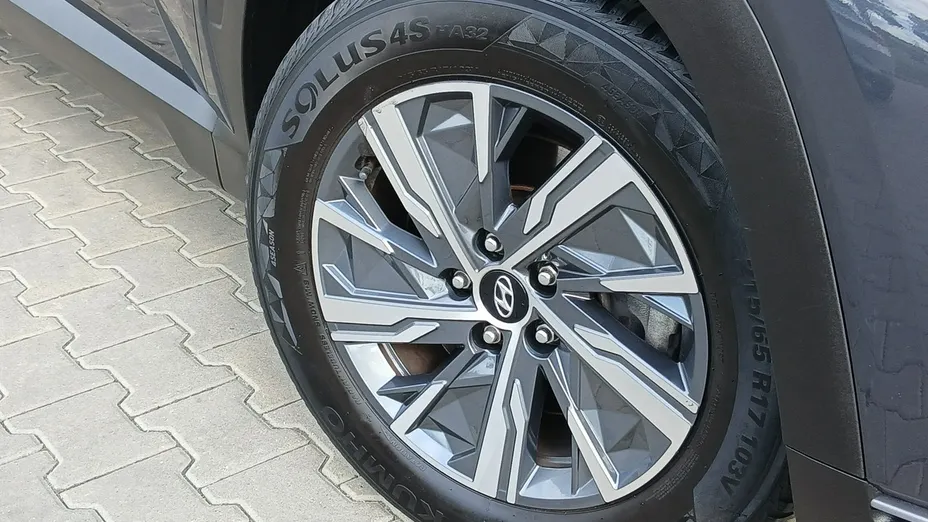 HYUNDAI Tucson -