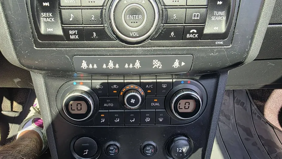 NISSAN Qashqai -