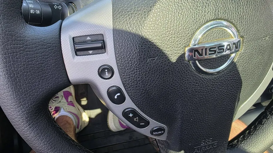 NISSAN Qashqai -