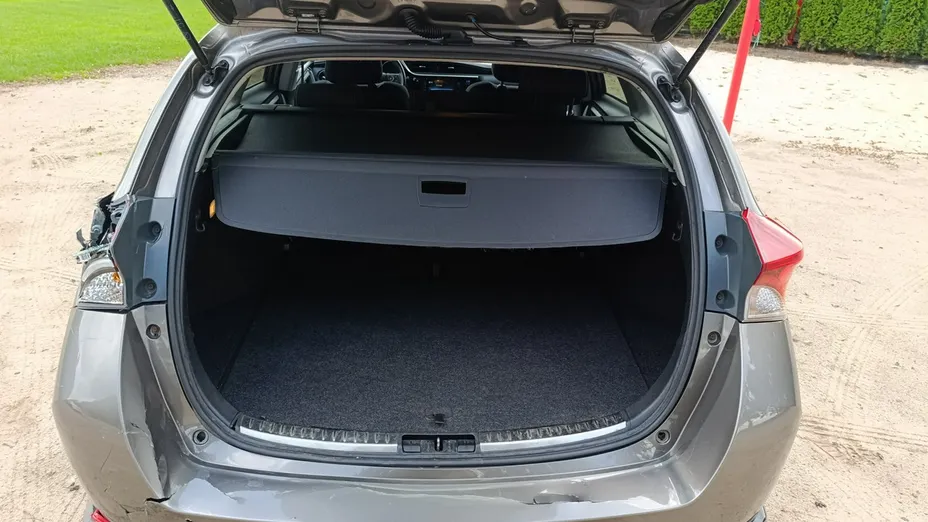 TOYOTA Auris -