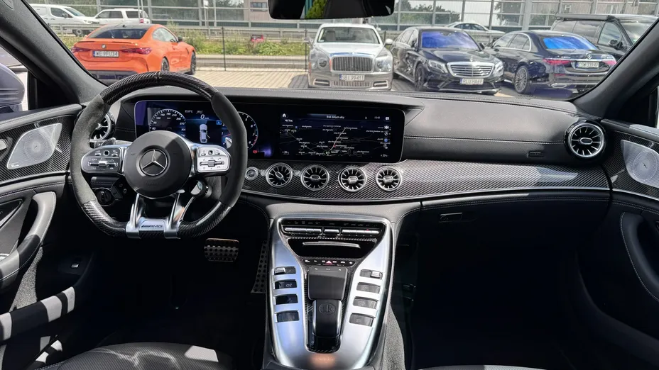 MERCEDES-BENZ AMG GT -