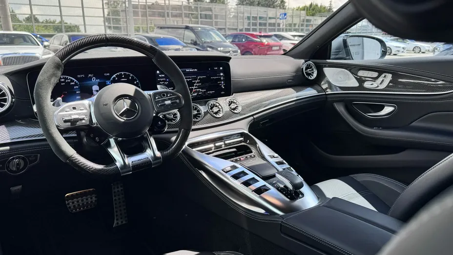 MERCEDES-BENZ AMG GT -