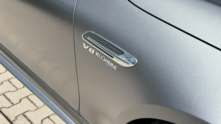 MERCEDES-BENZ AMG GT -