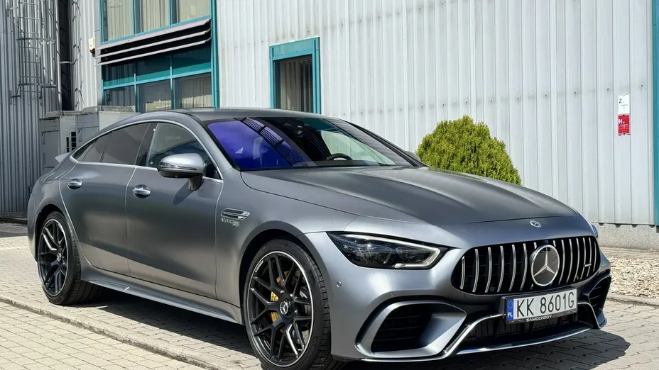 MERCEDES-BENZ AMG GT -
