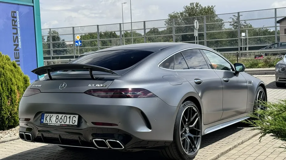 MERCEDES-BENZ AMG GT -