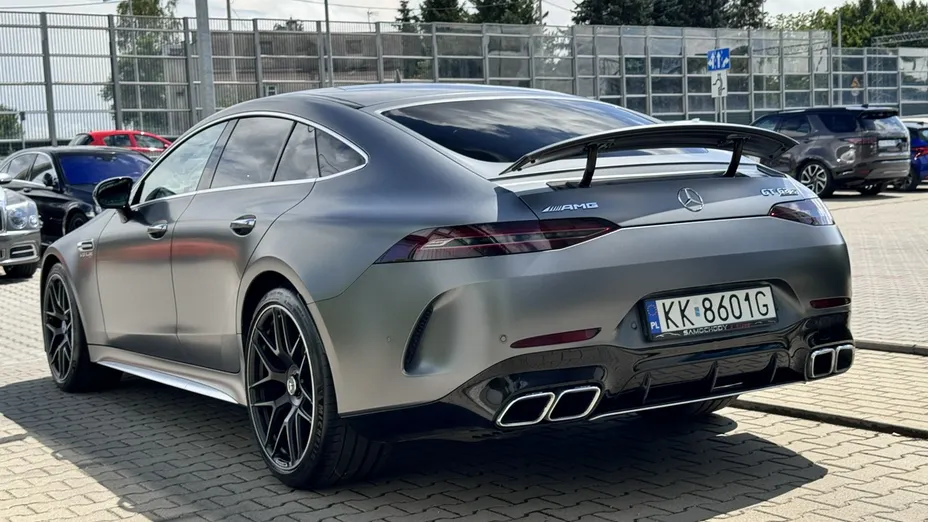 MERCEDES-BENZ AMG GT -