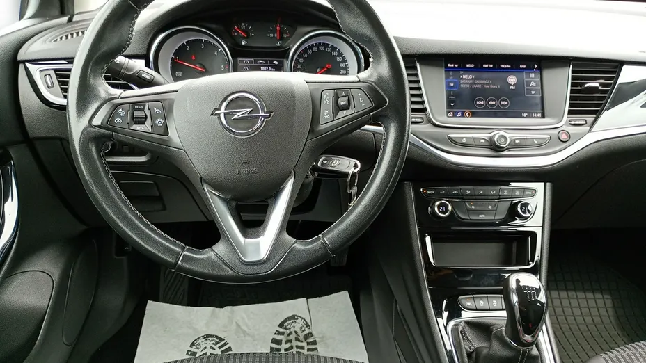 OPEL Astra -